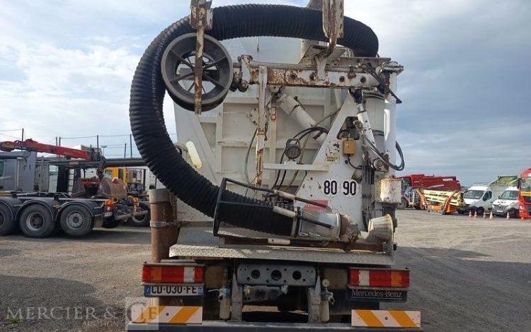 MERCEDES CAMION POMPE  CD-030-FE