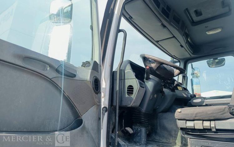 MERCEDES CAMION POMPE  CD-030-FE