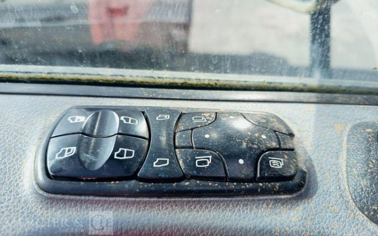 MERCEDES CAMION POMPE  CD-030-FE