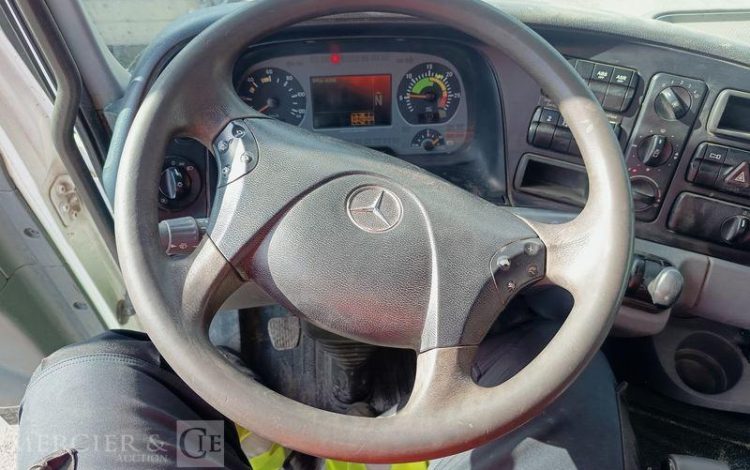 MERCEDES CAMION POMPE  CD-030-FE
