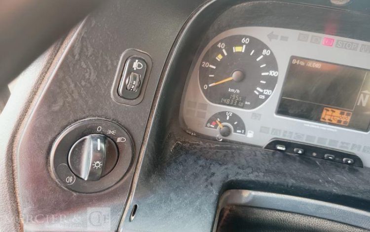 MERCEDES CAMION POMPE  CD-030-FE