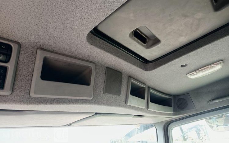 MERCEDES CAMION POMPE  CD-030-FE