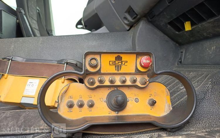 MERCEDES CAMION POMPE  CD-030-FE