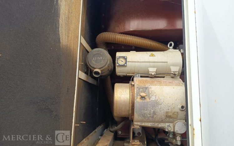 MERCEDES CAMION POMPE  CD-030-FE