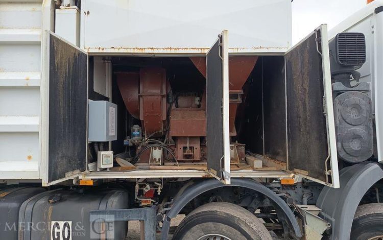 MERCEDES CAMION POMPE  CD-030-FE