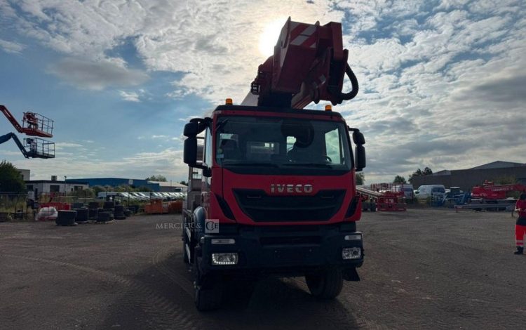 IVECO TRAKKER 360ES  249445