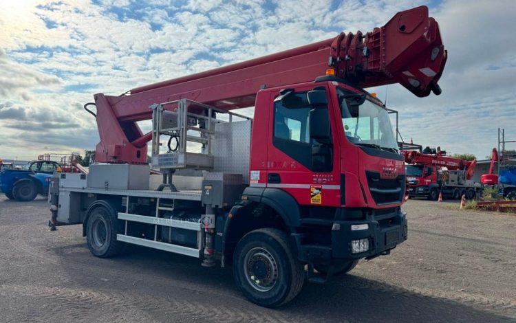 IVECO TRAKKER 360ES  249445