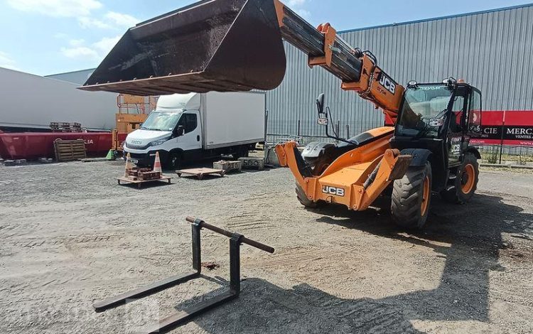 JCB CHARIOT TELESCOPIQUE 535V125 – DIESEL –  3,5 T – 12,27 M – 2226 HEURES – AN 2018  34358