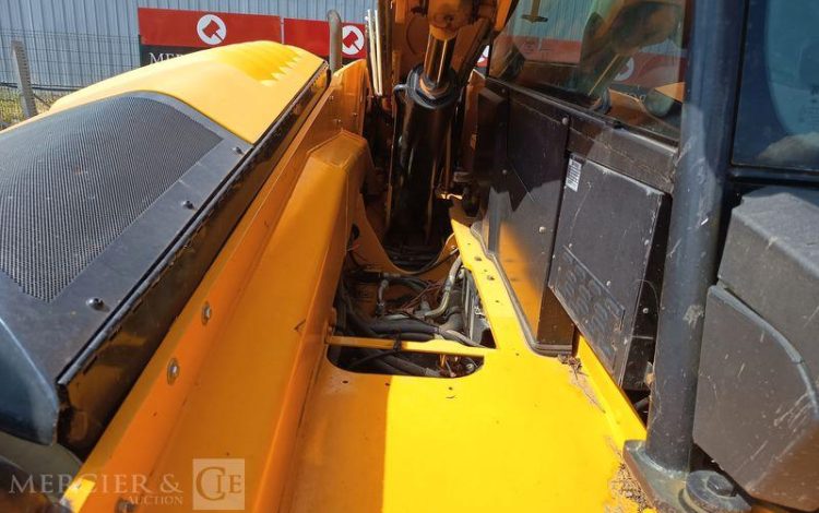 JCB CHARIOT TELESCOPIQUE 535V125 – DIESEL –  3,5 T – 12,27 M – 2226 HEURES – AN 2018  34358