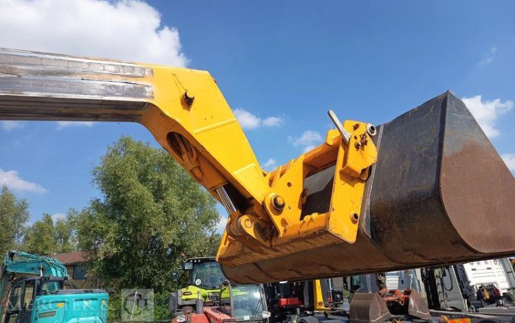 JCB CHARIOT TELESCOPIQUE 535V125 – DIESEL –  3,5 T – 12,27 M – 2226 HEURES – AN 2018  34358