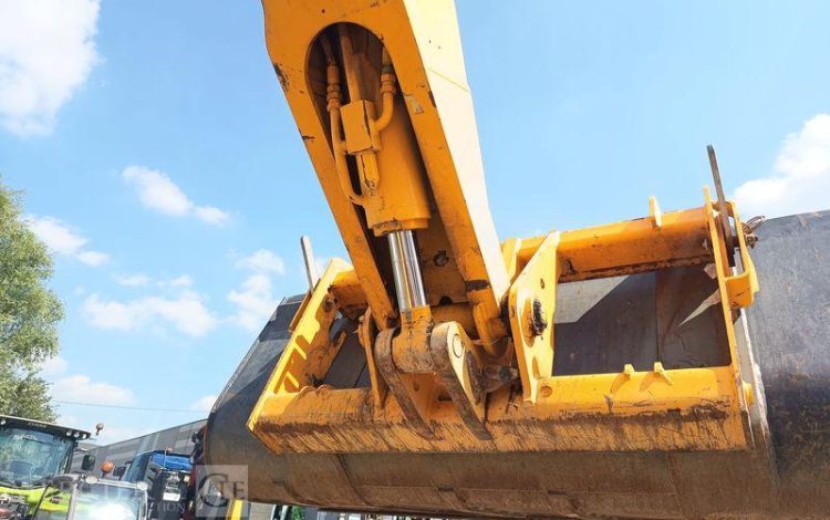 JCB CHARIOT TELESCOPIQUE 535V125 – DIESEL –  3,5 T – 12,27 M – 2226 HEURES – AN 2018  34358