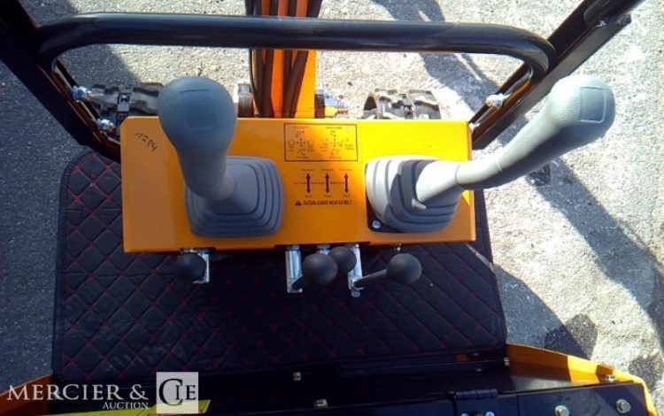 HIGHTOP MICROPELLE HT10 SUR CHENILLES DIESEL 1T – ANNEE 2026 – MATERIEL NEUF JAUNE 48310