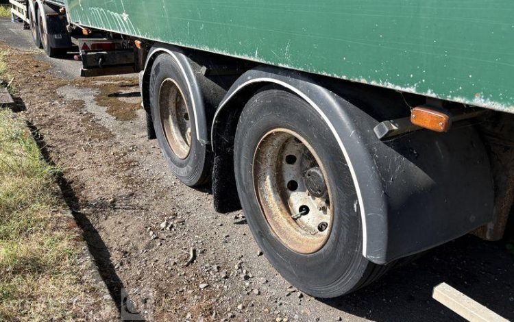FRUEHAUF SREM FOURGON 2 ESSIEUX VERT 6264WK63