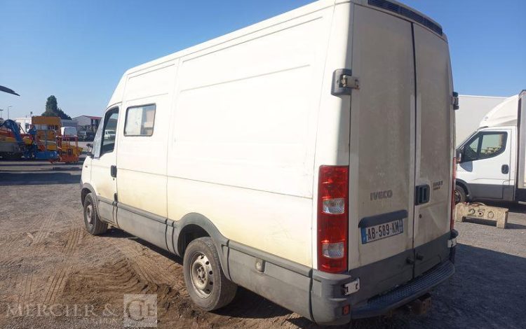 IVECO DAILYIV 35S14 2.3 HPT 136 CH  – DIESEL – 250467 KMS – BLANC AB-589-KM