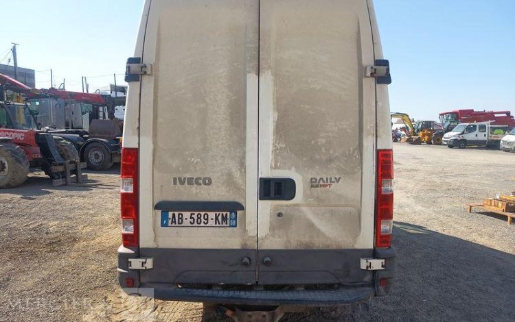 IVECO DAILYIV 35S14 2.3 HPT 136 CH  – DIESEL – 250467 KMS – BLANC AB-589-KM
