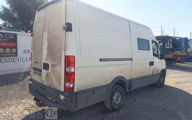 IVECO DAILYIV 35S14 2.3 HPT 136 CH  – DIESEL – 250467 KMS – BLANC AB-589-KM