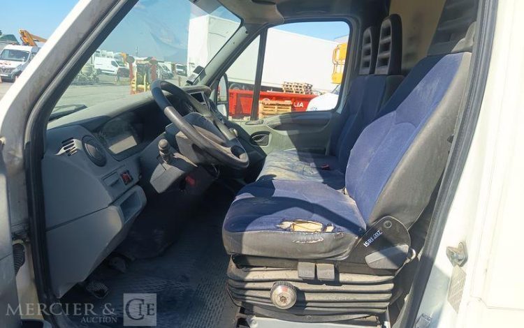 IVECO DAILYIV 35S14 2.3 HPT 136 CH  – DIESEL – 250467 KMS – BLANC AB-589-KM