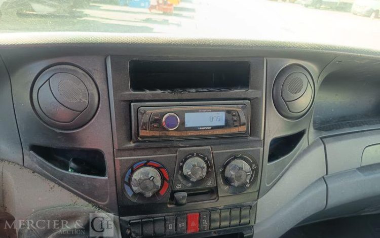 IVECO DAILYIV 35S14 2.3 HPT 136 CH  – DIESEL – 250467 KMS – BLANC AB-589-KM