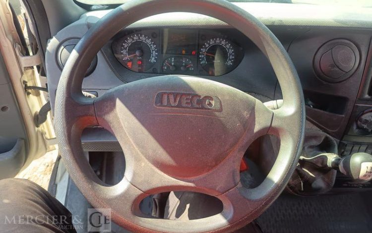 IVECO DAILYIV 35S14 2.3 HPT 136 CH  – DIESEL – 250467 KMS – BLANC AB-589-KM