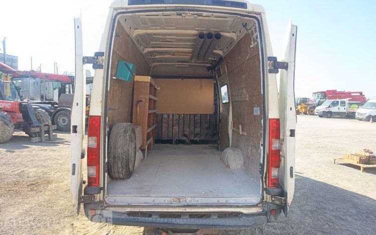 IVECO DAILYIV 35S14 2.3 HPT 136 CH  – DIESEL – 250467 KMS – BLANC AB-589-KM