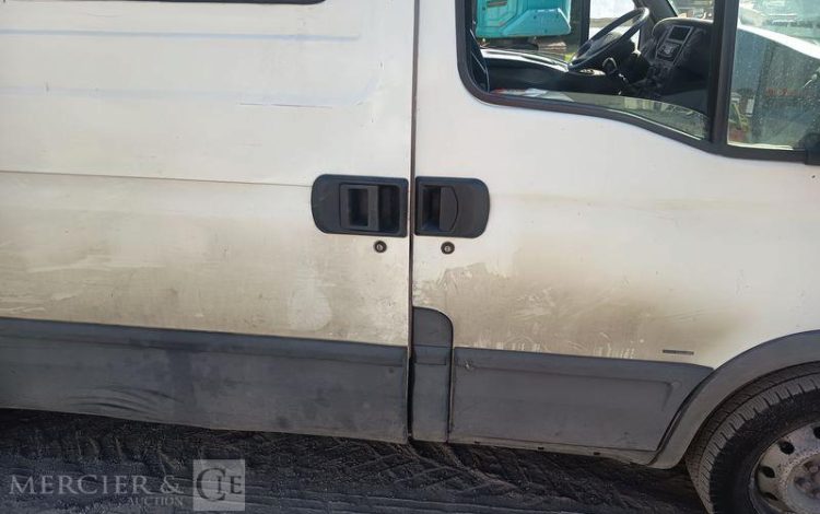 IVECO DAILYIV 35S14 2.3 HPT 136 CH  – DIESEL – 250467 KMS – BLANC AB-589-KM