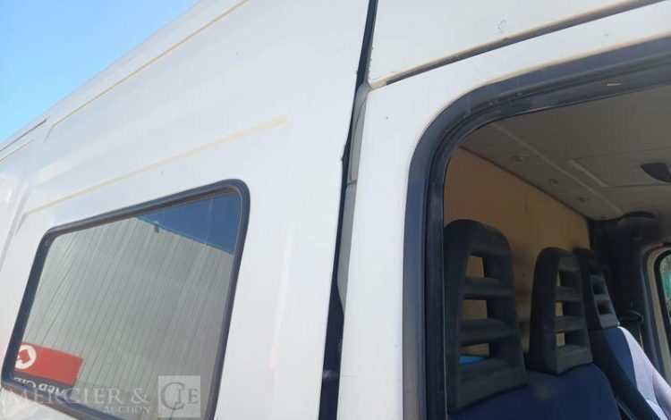 IVECO DAILYIV 35S14 2.3 HPT 136 CH  – DIESEL – 250467 KMS – BLANC AB-589-KM