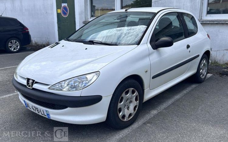 PEUGEOT 206 NOIR AL-476-LL