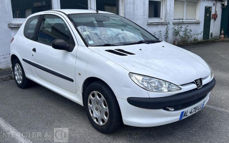 PEUGEOT 206 NOIR AL-476-LL