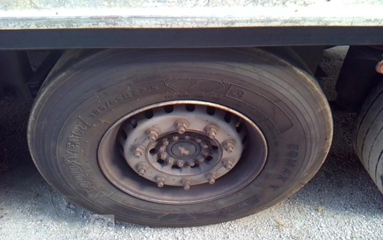 SCHMIDT SEMI REMORQUE PLATEAU 3 ESSIEUX – PTAC 38T  BZ-966-PM