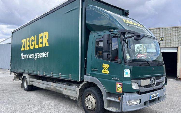 MERCEDES ATEGO 1524 CAISSE HAYON VERT CA-345-MK