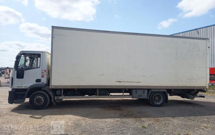 IVECO EUROCARGO AVEC HAYON BLANC CB-546-NH