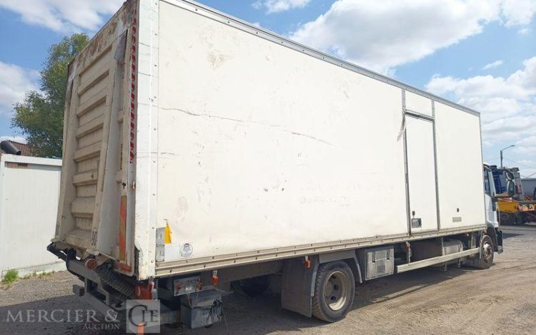IVECO EUROCARGO AVEC HAYON BLANC CB-546-NH
