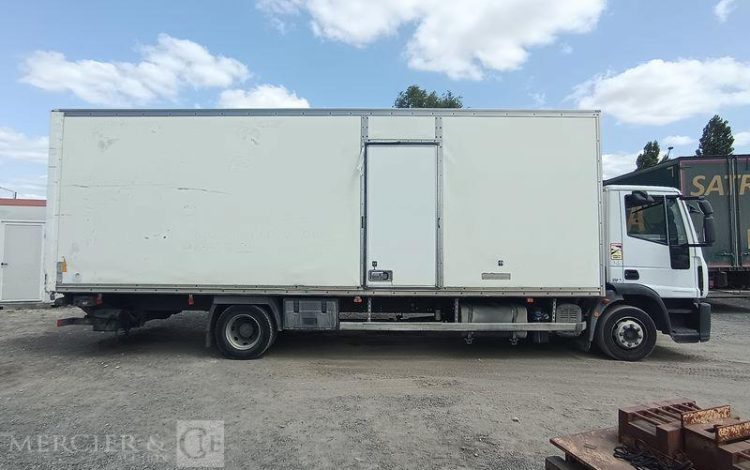 IVECO EUROCARGO AVEC HAYON BLANC CB-546-NH
