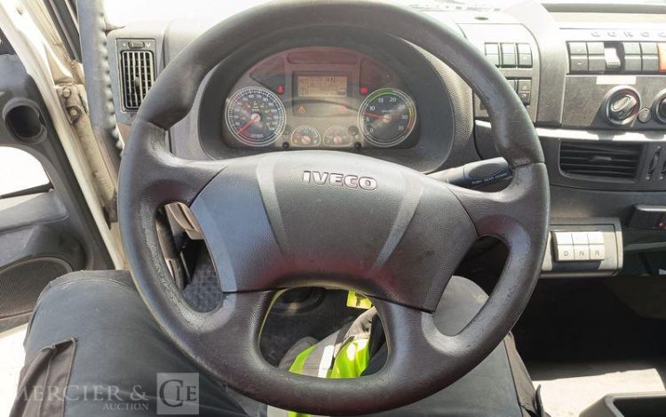 IVECO EUROCARGO AVEC HAYON BLANC CB-546-NH