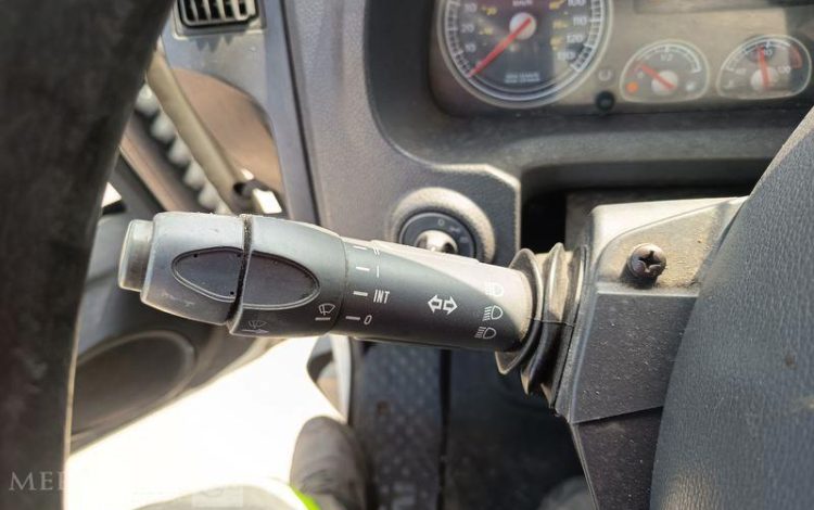 IVECO EUROCARGO AVEC HAYON BLANC CB-546-NH