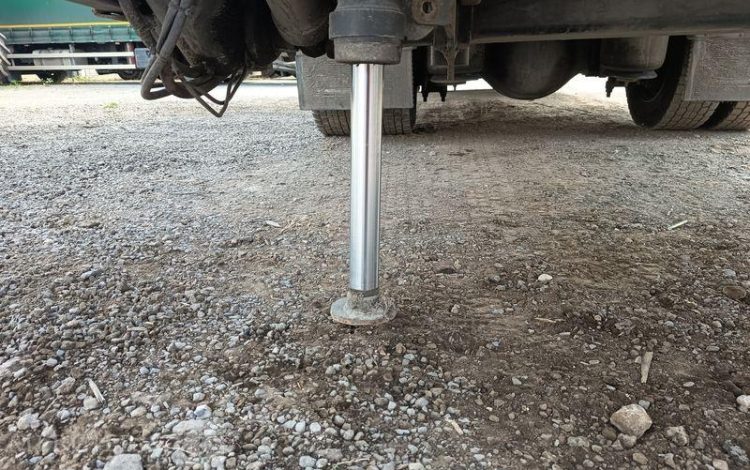IVECO EUROCARGO AVEC HAYON BLANC CB-546-NH