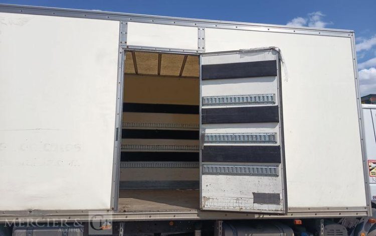 IVECO EUROCARGO AVEC HAYON BLANC CB-546-NH