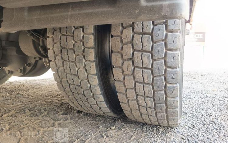 IVECO EUROCARGO AVEC HAYON BLANC CB-546-NH