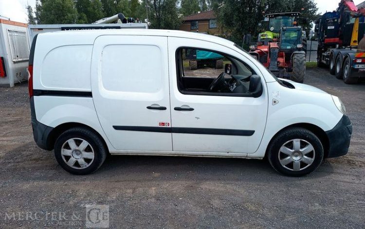 RENAULT KANGOO II EXPRESS 1.5 DCI 90 CH EXTRA – DIESEL – 159496 KMS – ANNEE 2012 BLANC CF-187-LR