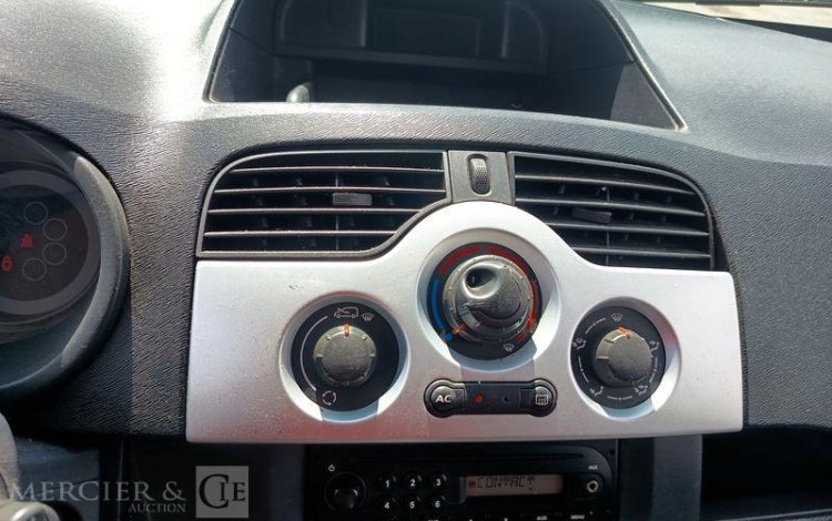 RENAULT KANGOO II EXPRESS 1.5 DCI 90 CH EXTRA – DIESEL – 159496 KMS – ANNEE 2012 BLANC CF-187-LR