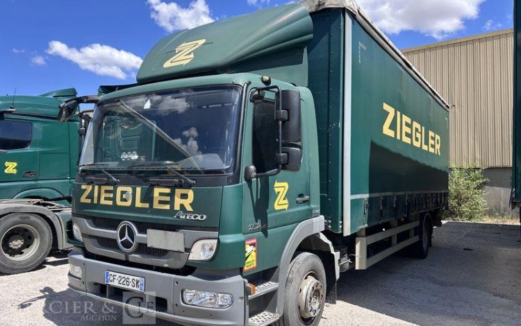 MERCEDES ATEGO 1522 CAISSE HAYON VERT CF-226-SW