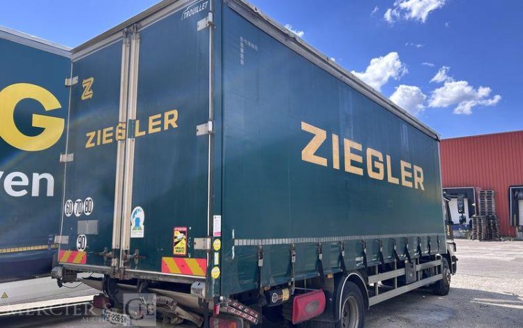 MERCEDES ATEGO 1522 CAISSE HAYON VERT CF-226-SW