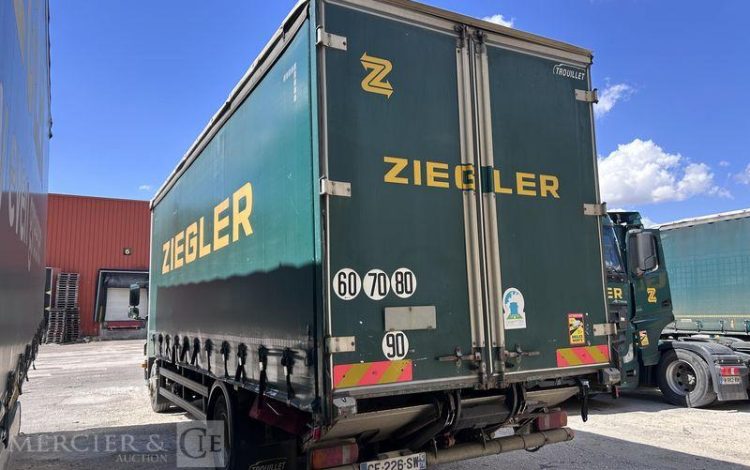 MERCEDES ATEGO 1522 CAISSE HAYON VERT CF-226-SW