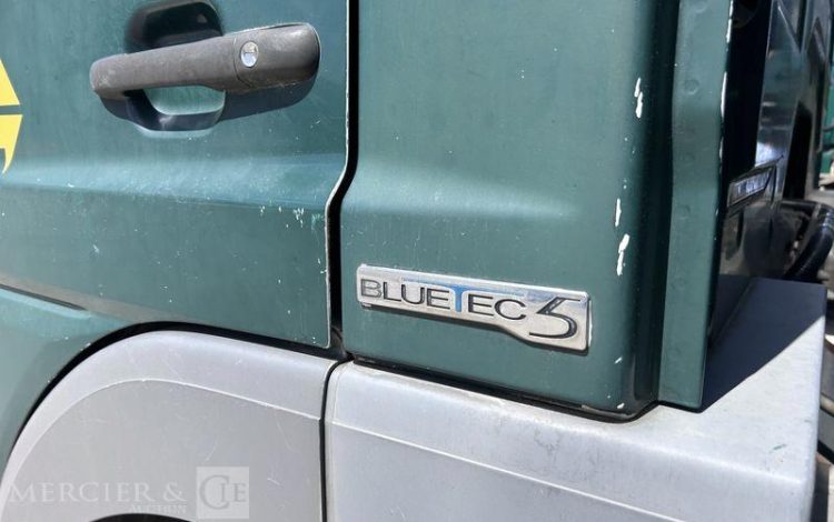 MERCEDES ATEGO 1522 CAISSE HAYON VERT CF-226-SW