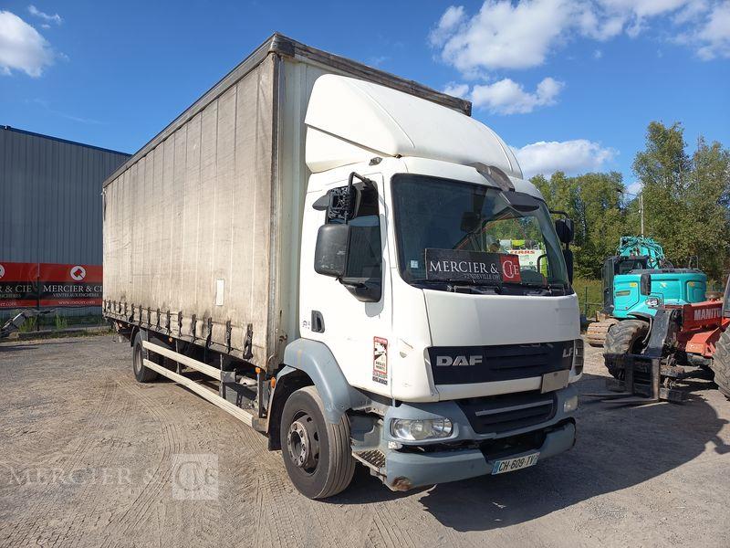 DAF BLANC LF55.220 BACHE AVEC HAYON - DIESEL - PTAC : 15 TONNES — occasion 2012