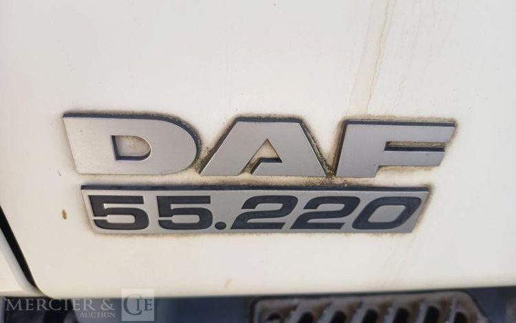 DAF LF55 AVEC HAYON BLANC CH-609-TV