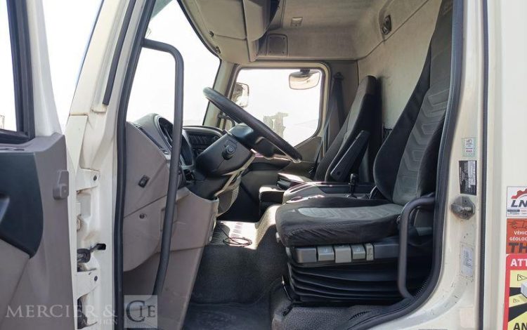 DAF LF55 AVEC HAYON BLANC CH-609-TV