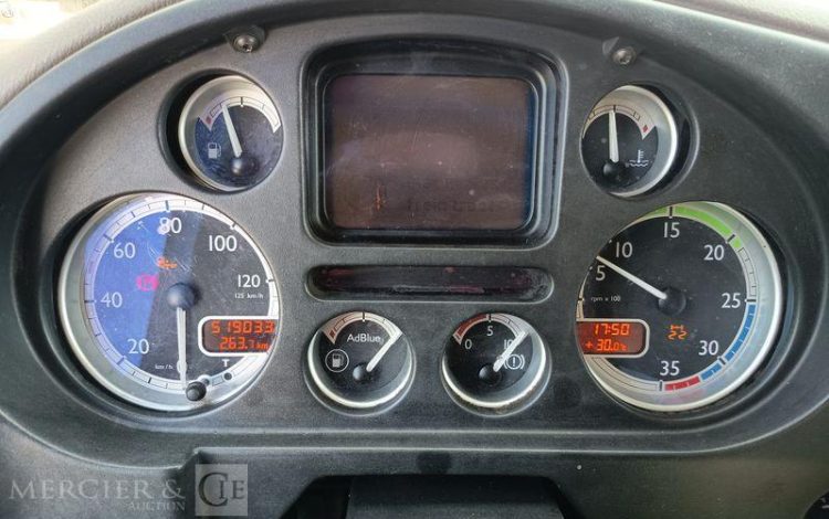 DAF LF55 AVEC HAYON BLANC CH-609-TV