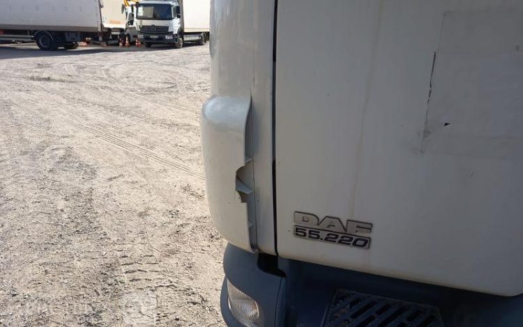 DAF LF55 AVEC HAYON BLANC CH-609-TV