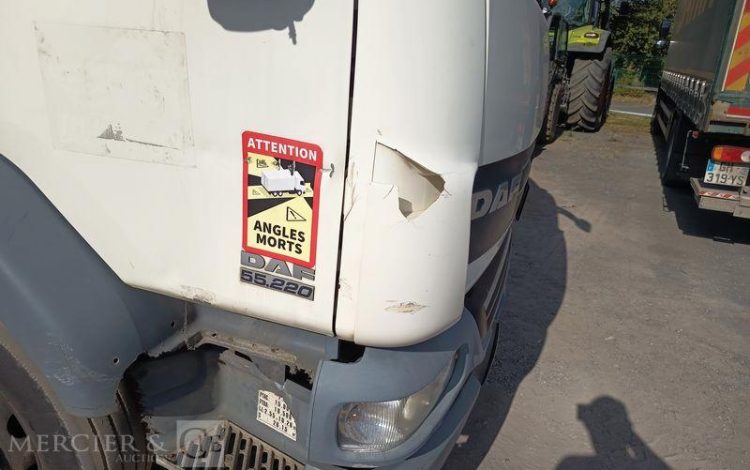 DAF LF55 AVEC HAYON BLANC CH-609-TV